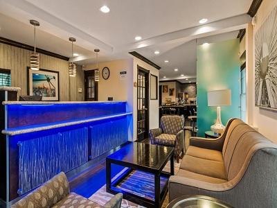 Quality Inn & Suites Dallas-Cityplace Bagian luar foto