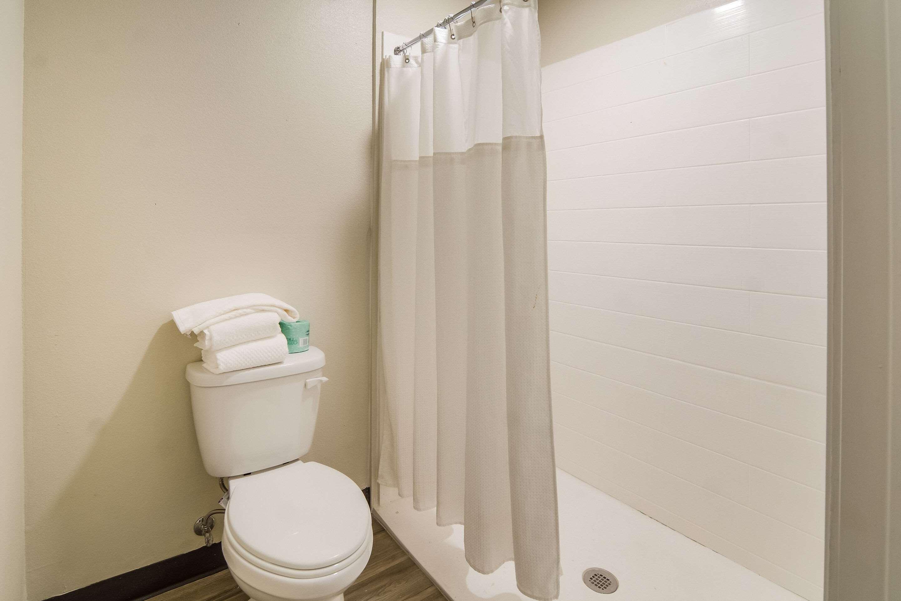 Quality Inn & Suites Dallas-Cityplace Bagian luar foto
