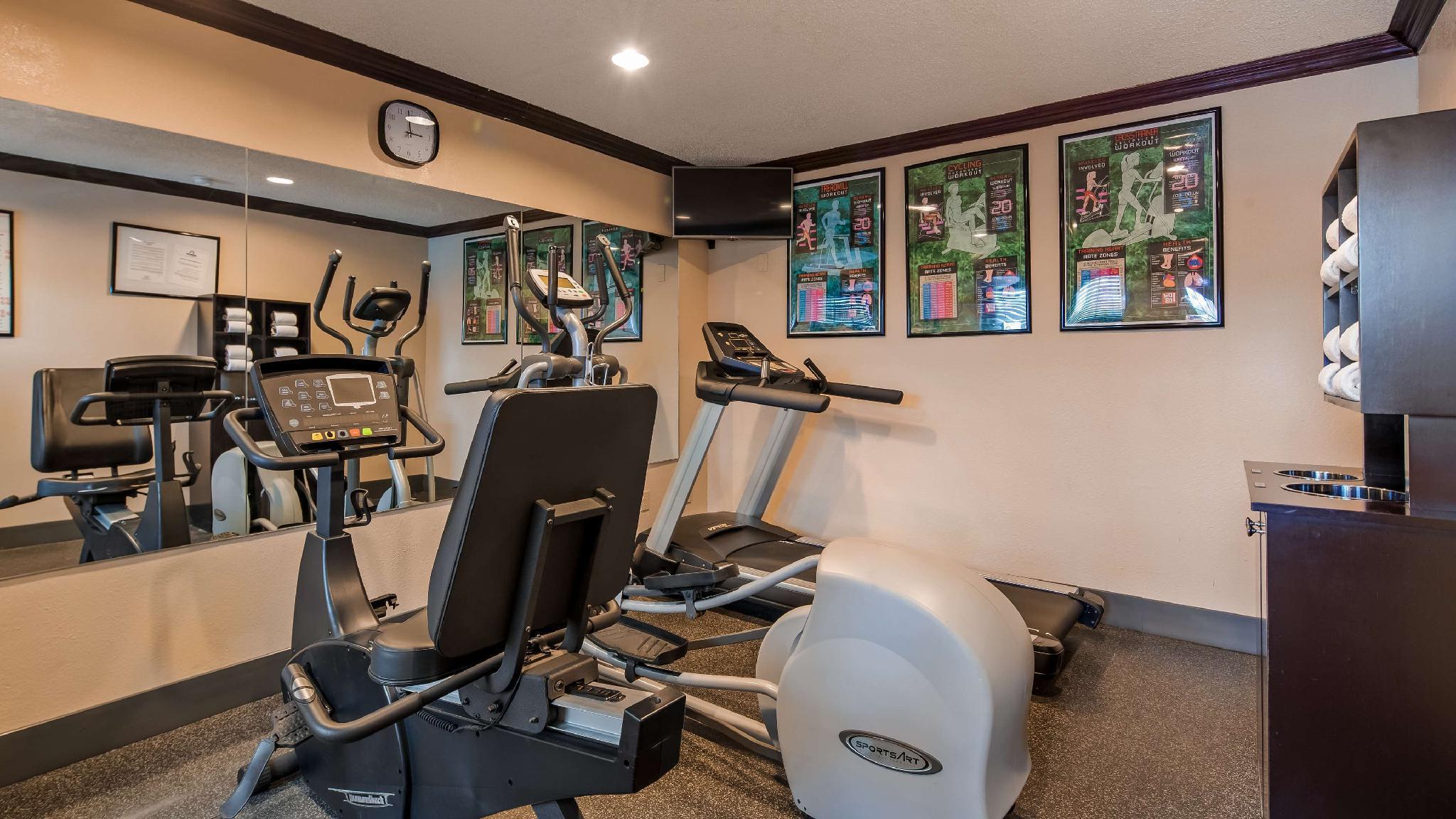 Quality Inn & Suites Dallas-Cityplace Bagian luar foto